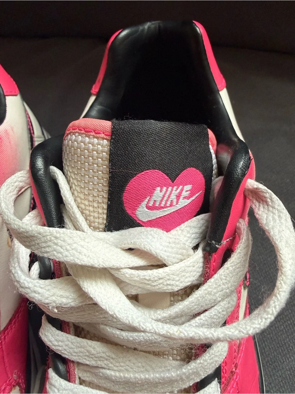 Nike women’s Low-Top Sneakers - White & Pink - Picture 2 of 7